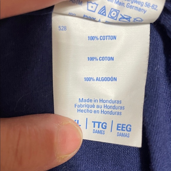 Crown Royal Navy Blue T-Shirt with Gold Crown Design. Good Condition. Size XXL. - Picture 5 of 5